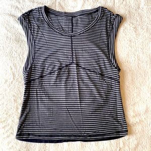 Lululemon T-Shirt Size 4